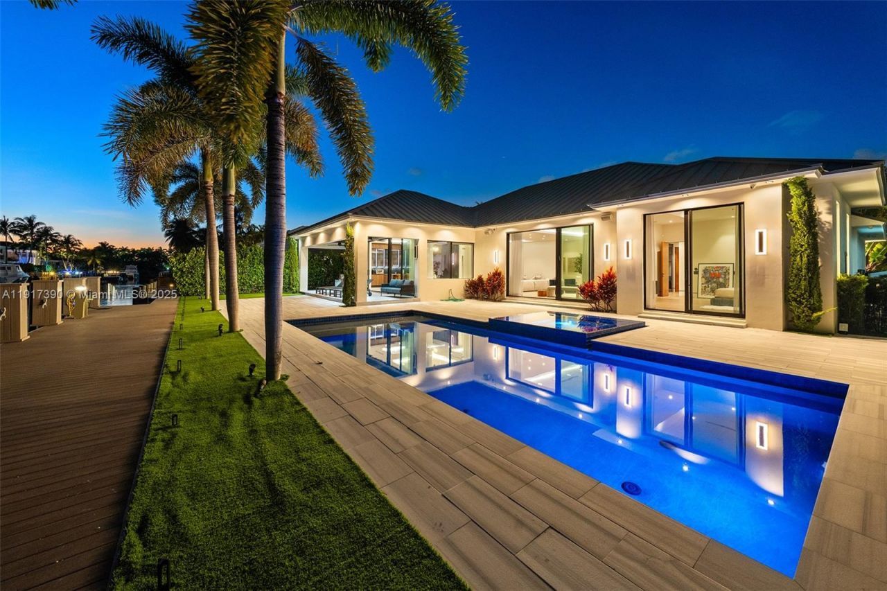 900 Washington St, Hollywood, FL 33019 Photo