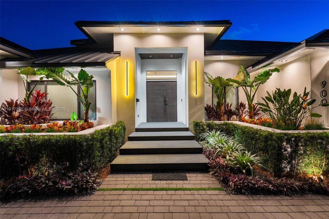 900 Washington St, Hollywood, FL 33019 Photo