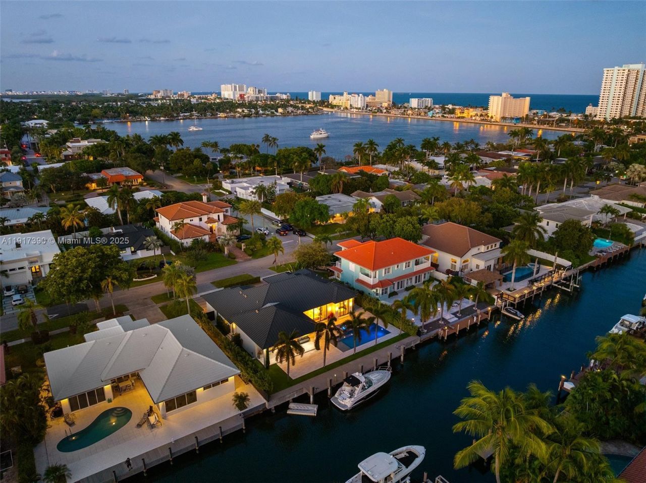 900 Washington St, Hollywood, FL 33019 Photo