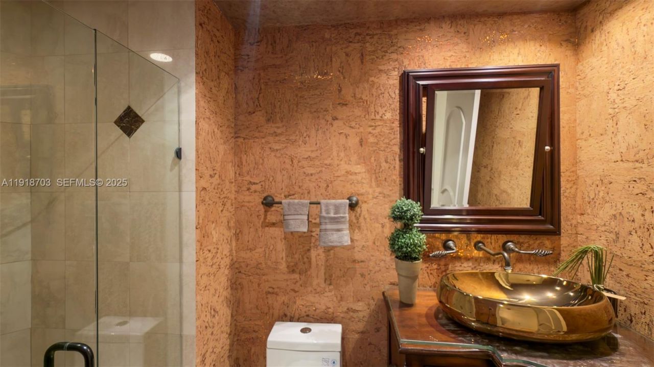 2000 Island Blvd, Unit 3004, Aventura, FL 33160 Photo