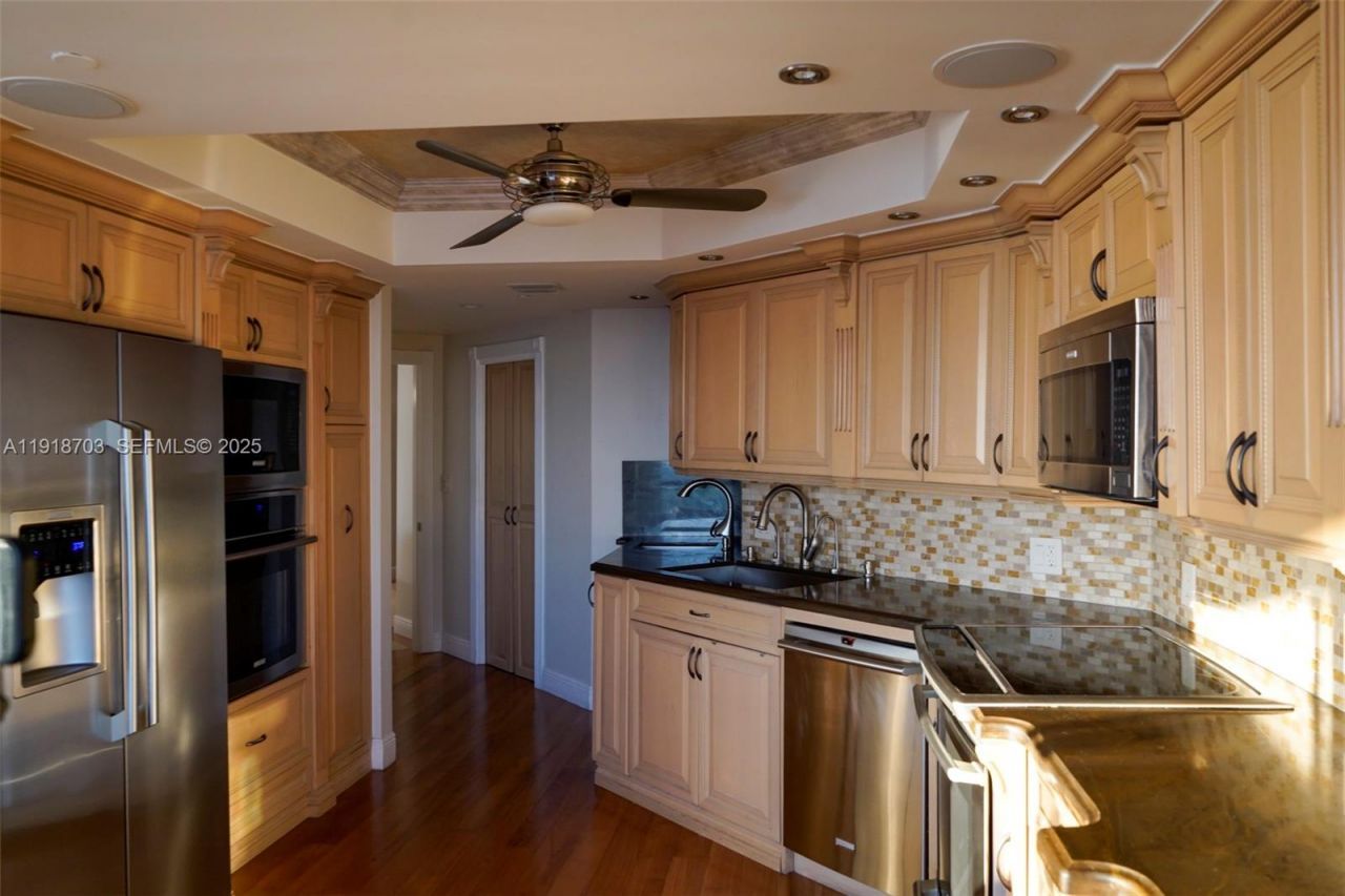 2000 Island Blvd, Unit 3004, Aventura, FL 33160 Photo