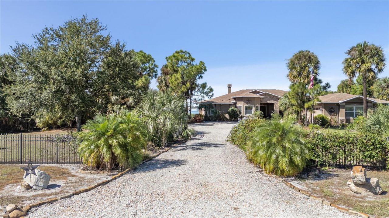 2209 Lost River Trail, Ruskin, FL 33570 Photo