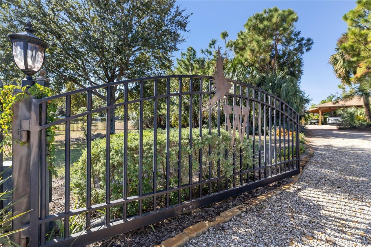 2209 Lost River Trail, Ruskin, FL 33570 Photo