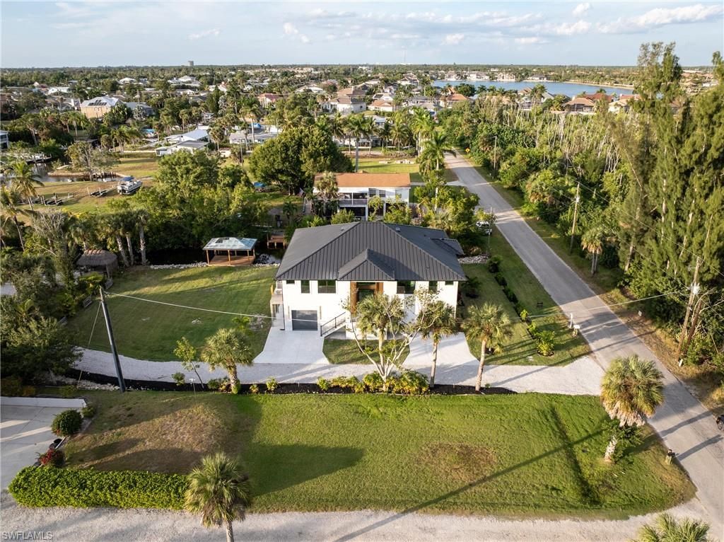 18190 Pioneer Rd, Fort Myers, FL 33908 Photo