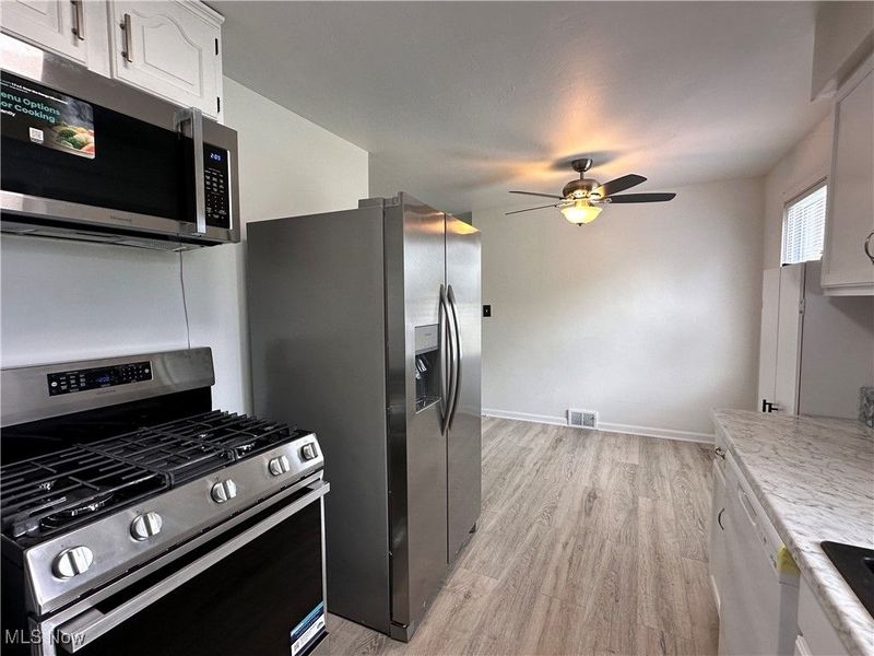 301 Park Drive, Campbell, OH 44405 Photo 11