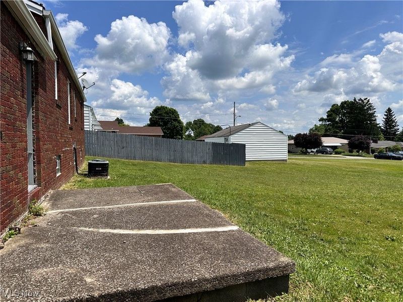 301 Park Drive, Campbell, OH 44405 Photo 4