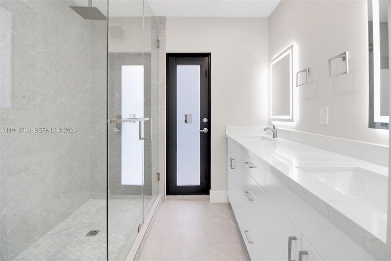 9760 SW 119th St, Miami, FL 33176 Photo