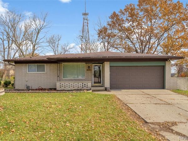 25150 Briarbank Avenue, Southfield, MI 48033