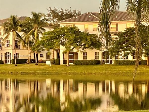 745 SW 148th Ave, Unit 815, Sunrise, FL 33325