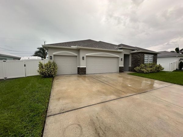 4625 SW Masefield Street, Port Saint Lucie, FL 34953