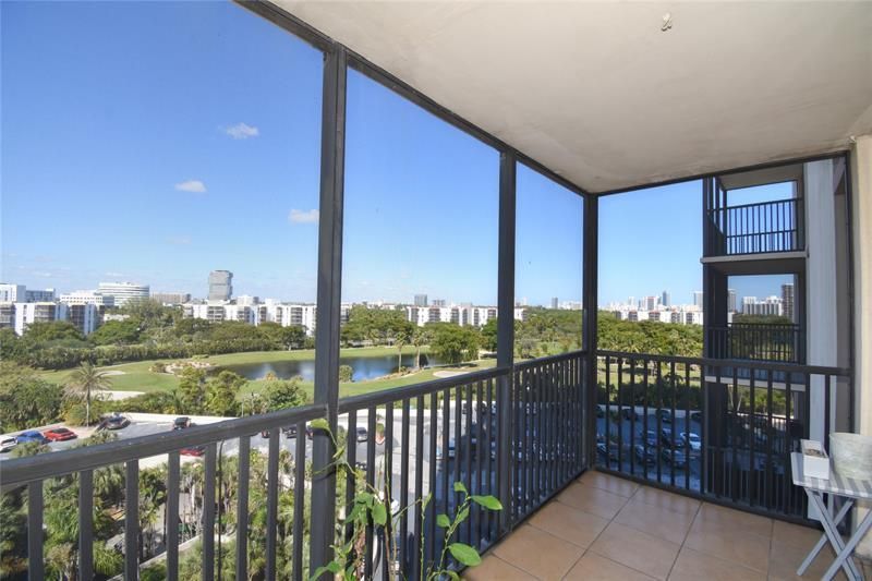 20301 W Country Club Drive, Unit 930, Aventura, FL 33180 Photo
