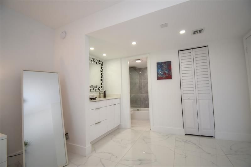 20301 W Country Club Drive, Unit 930, Aventura, FL 33180 Photo