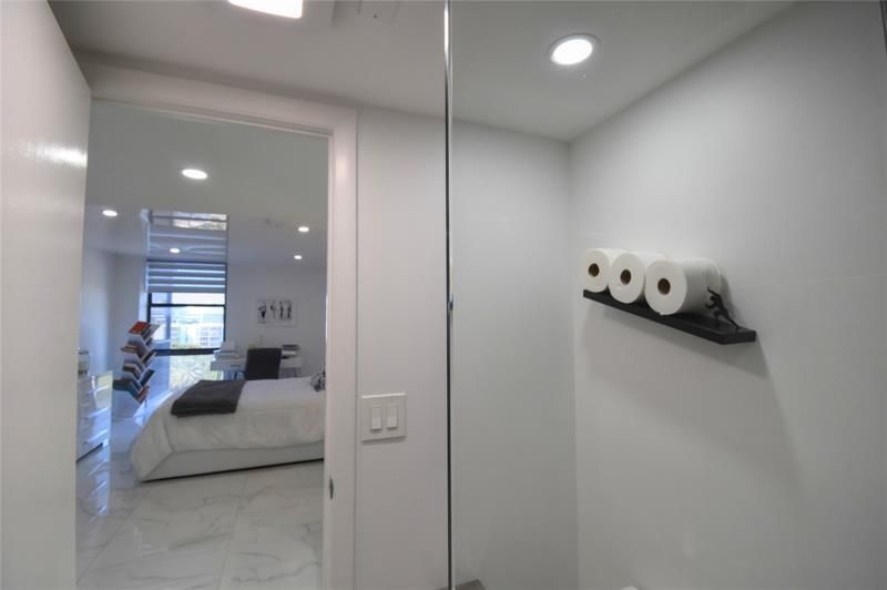 20301 W Country Club Drive, Unit 930, Aventura, FL 33180 Photo