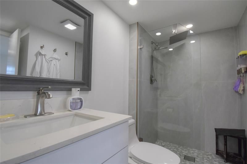 20301 W Country Club Drive, Unit 930, Aventura, FL 33180 Photo