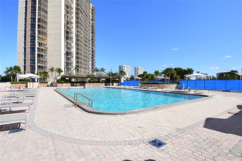 20301 W Country Club Drive, Unit 930, Aventura, FL 33180 Photo
