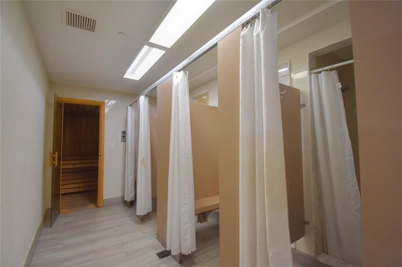 20301 W Country Club Drive, Unit 930, Aventura, FL 33180 Photo