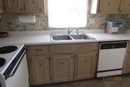 928 Villa Dr. photo 4