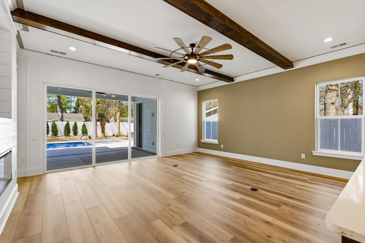 1012 S Hollywood Dr. Photo 14