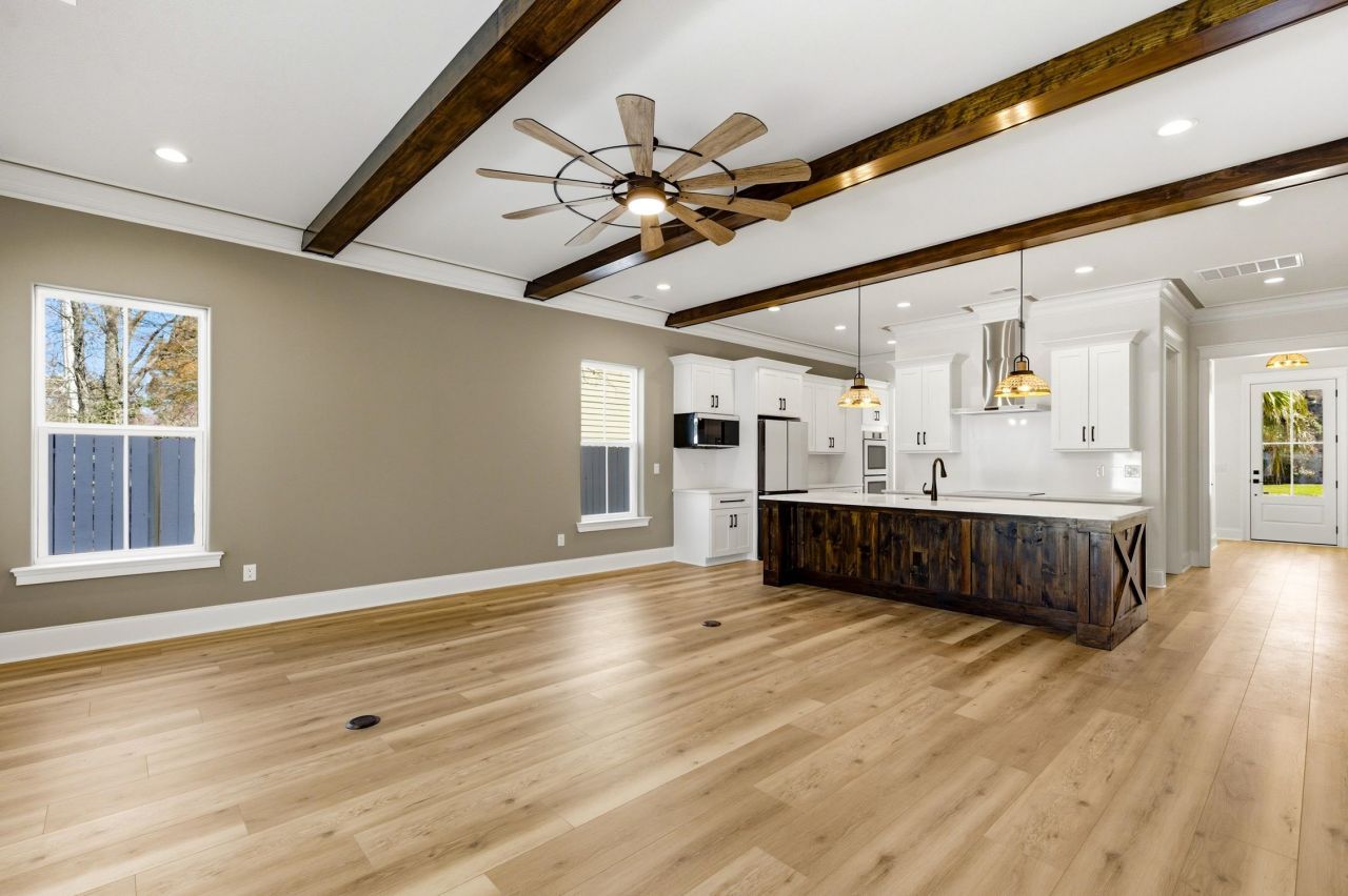 1012 S Hollywood Dr. Photo 15