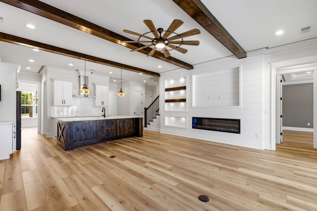 1012 S Hollywood Dr. Photo 16