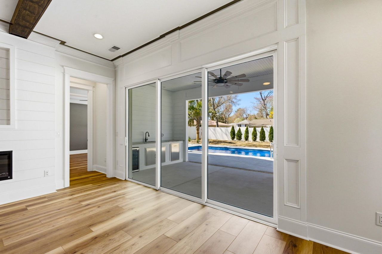 1012 S Hollywood Dr. Photo 17