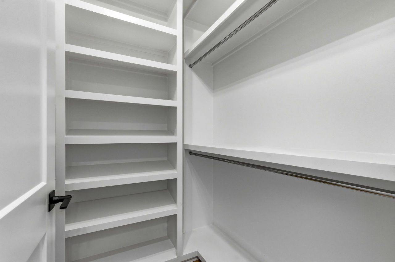 1012 S Hollywood Dr. Photo 23