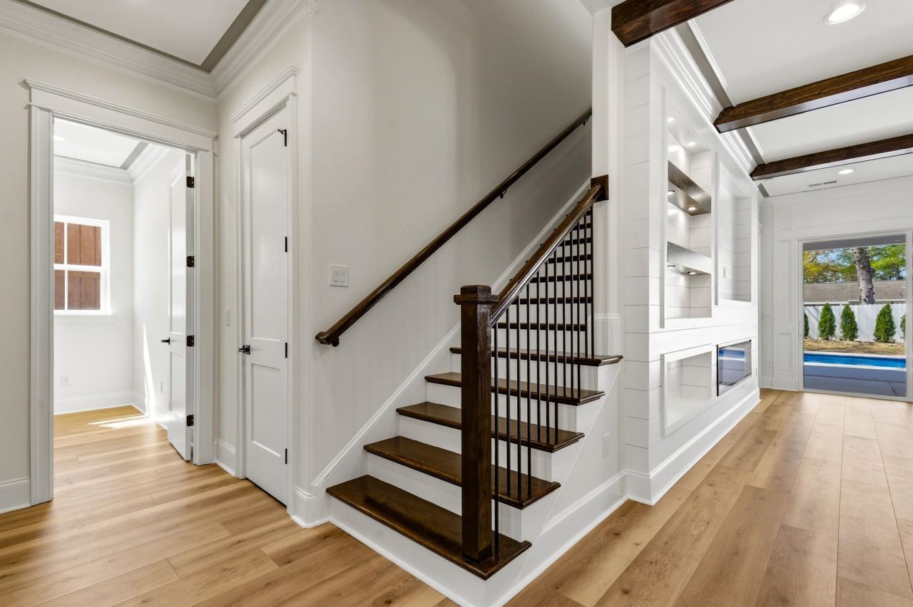 1012 S Hollywood Dr. Photo 25