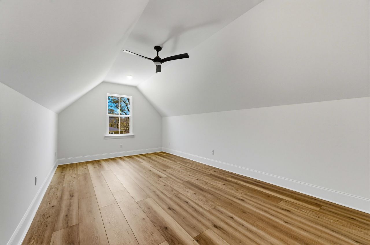 1012 S Hollywood Dr. Photo 32