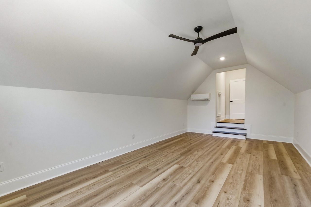 1012 S Hollywood Dr. Photo 33