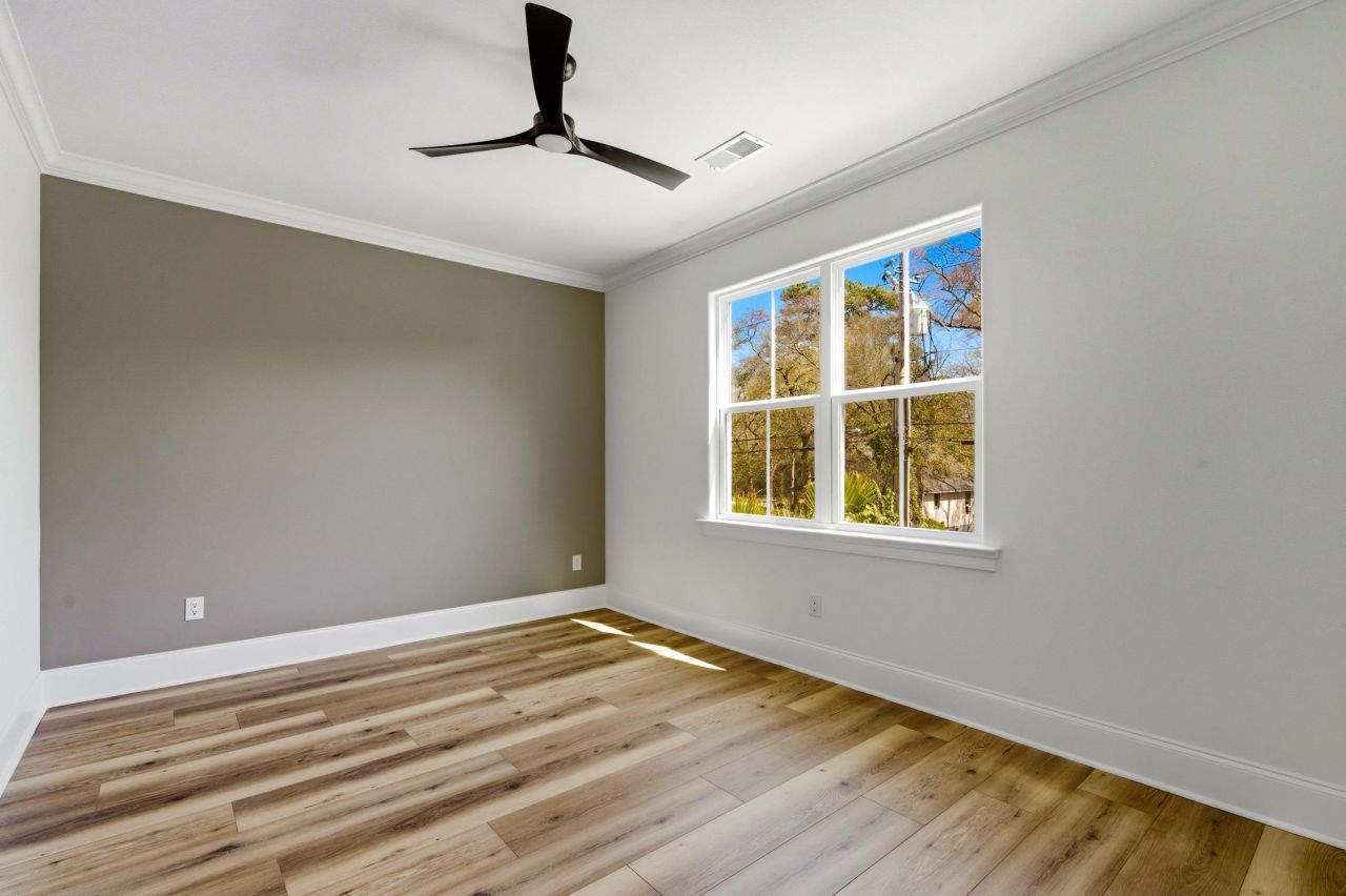 1012 S Hollywood Dr. Photo 34