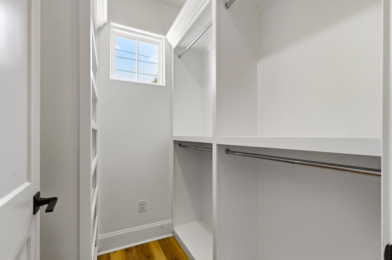 1012 S Hollywood Dr. Photo 35