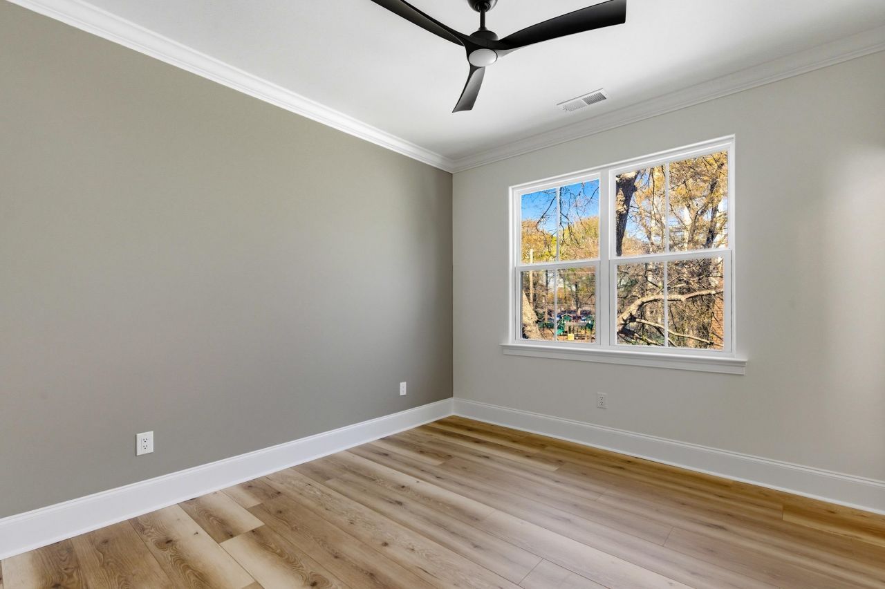 1012 S Hollywood Dr. Photo 37