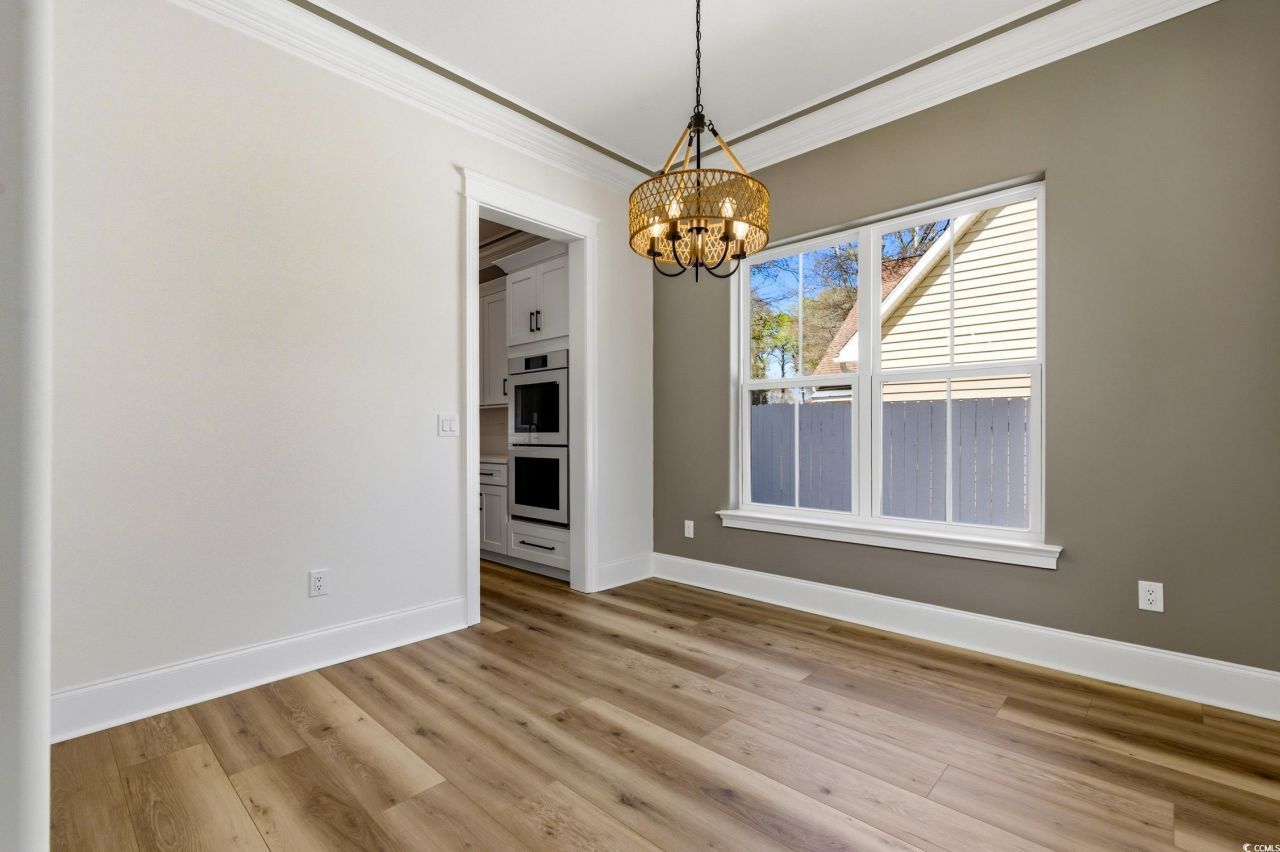 1012 S Hollywood Dr. Photo 4