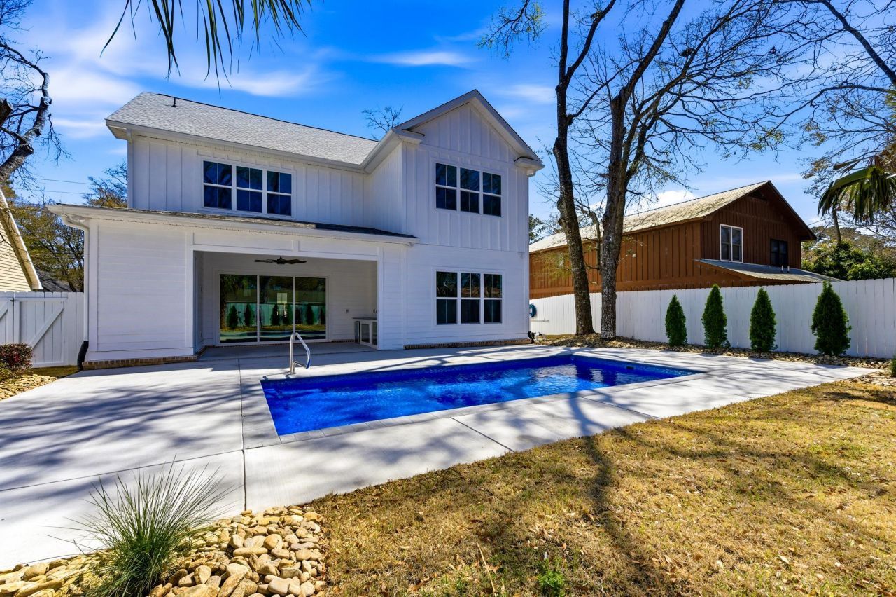 1012 S Hollywood Dr. Photo 44