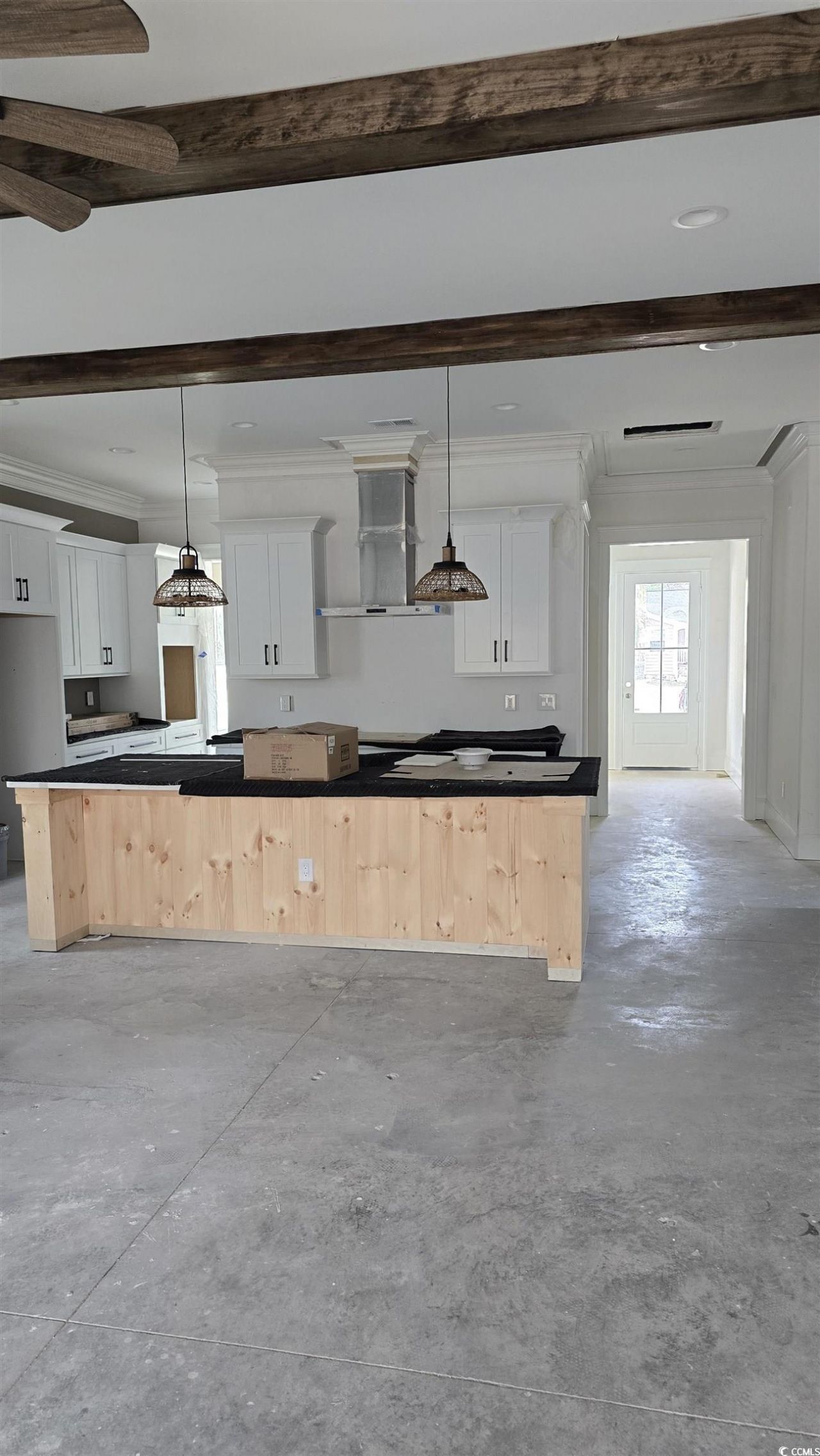 1012 S Hollywood Dr. Photo 7