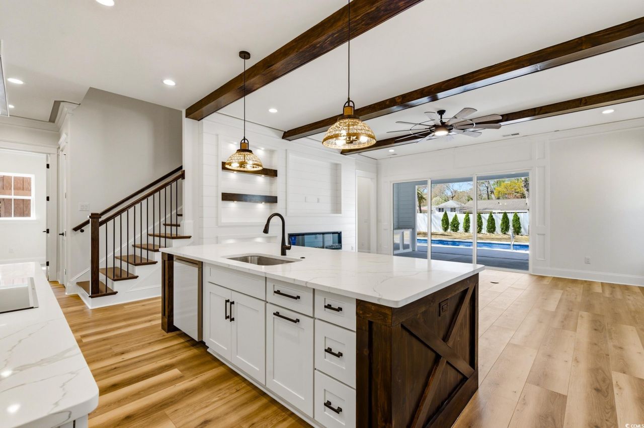 1012 S Hollywood Dr. Photo 7