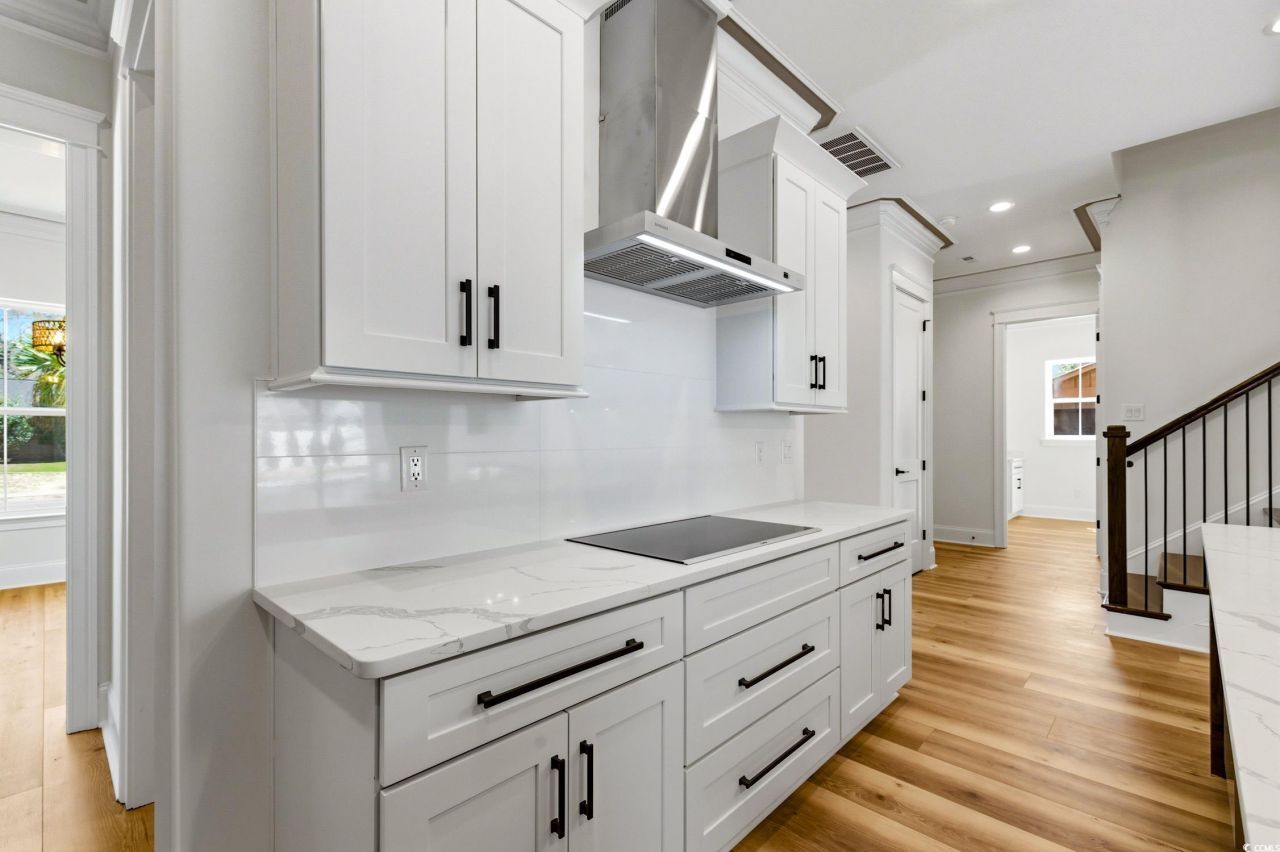 1012 S Hollywood Dr. Photo 8