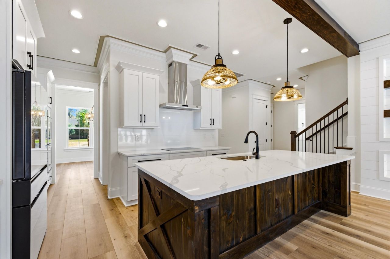 1012 S Hollywood Dr. Photo 9