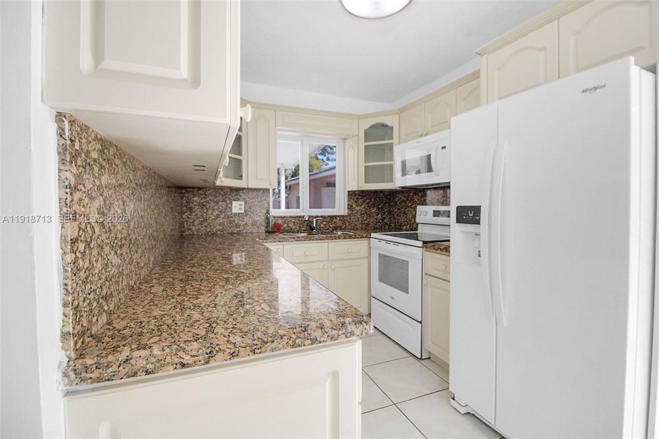 19721 SW 122nd Pl, Unit 19721, Miami, FL 33177 Photo