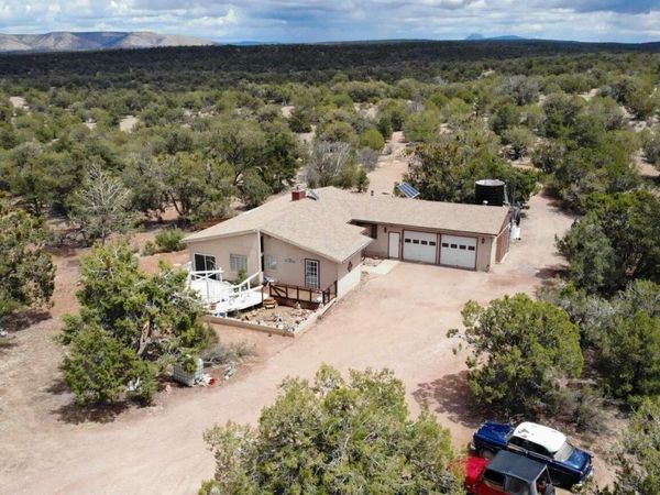 55409 N MADRE Circle, Seligman, AZ 86337