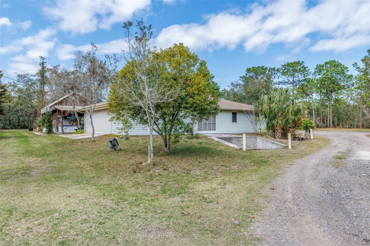 8279 Sunshine Grove Rd, Brooksville, FL 34613 Photo