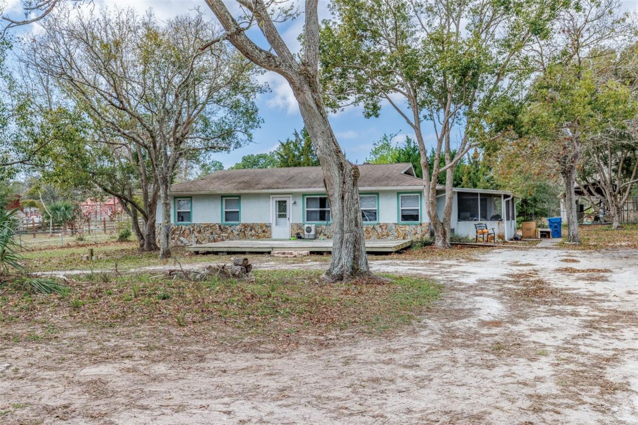 8279 Sunshine Grove Rd, Brooksville, FL 34613 Photo