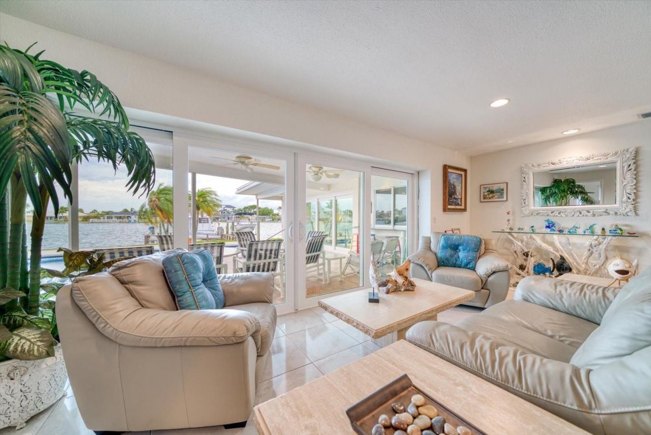 206 Poinciana Lane, Largo, FL 33770 Photo