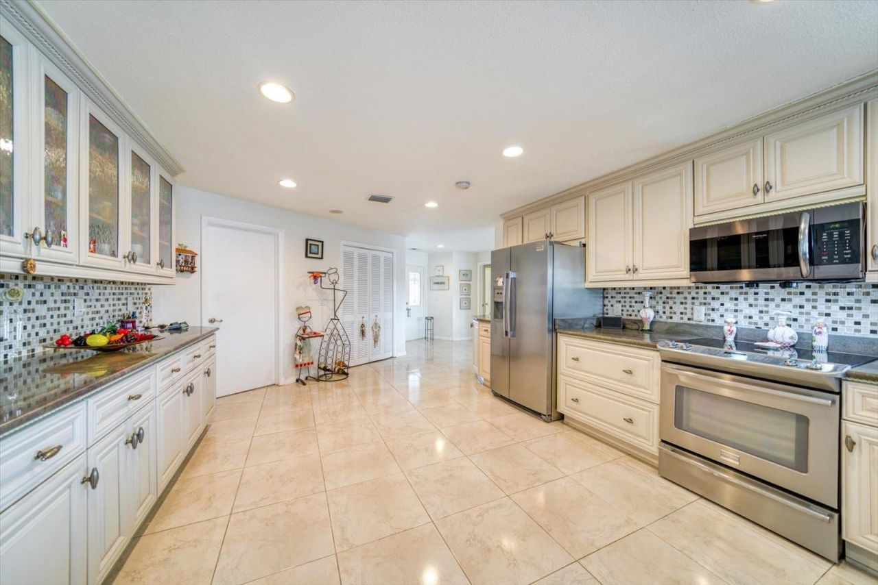 206 Poinciana Lane, Largo, FL 33770 Photo