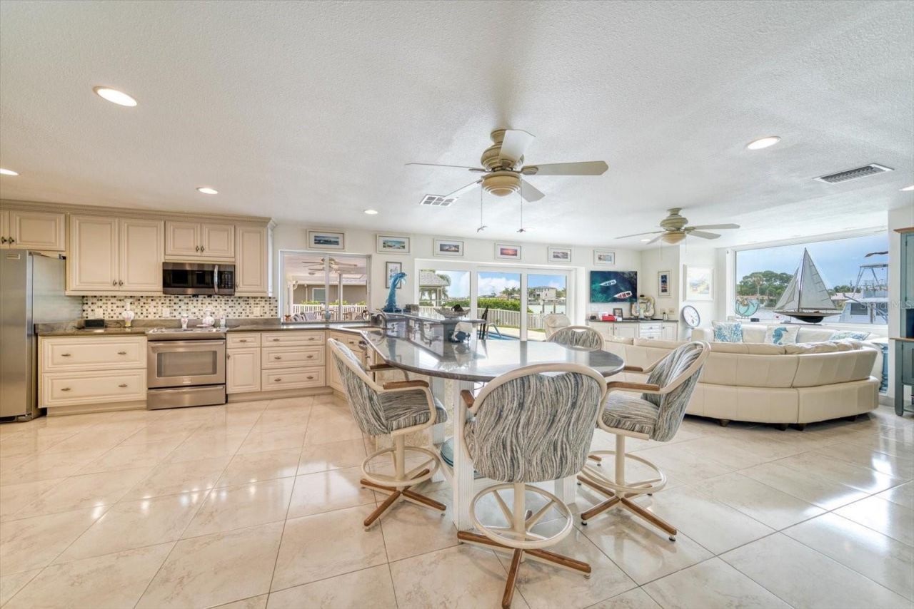 206 Poinciana Lane, Largo, FL 33770 Photo