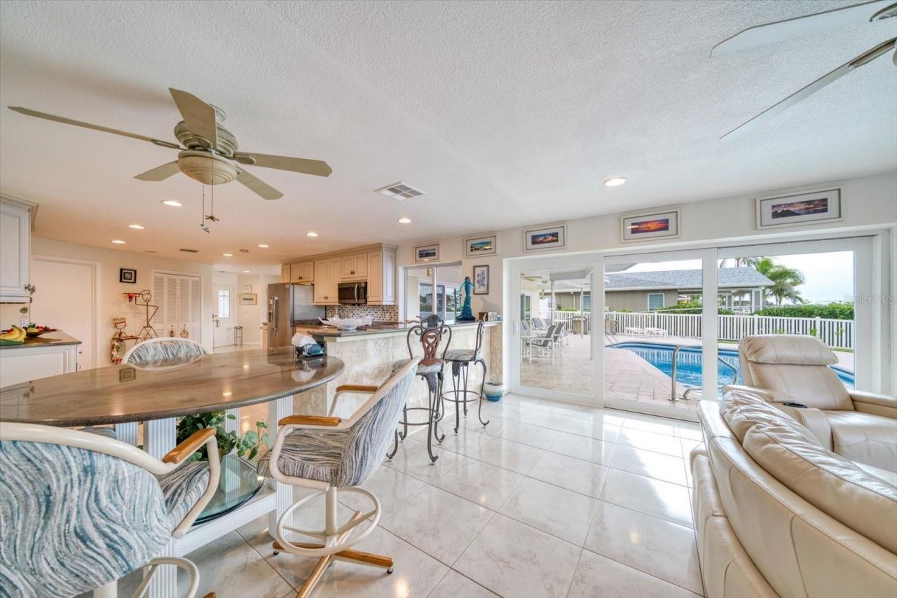 206 Poinciana Lane, Largo, FL 33770 Photo