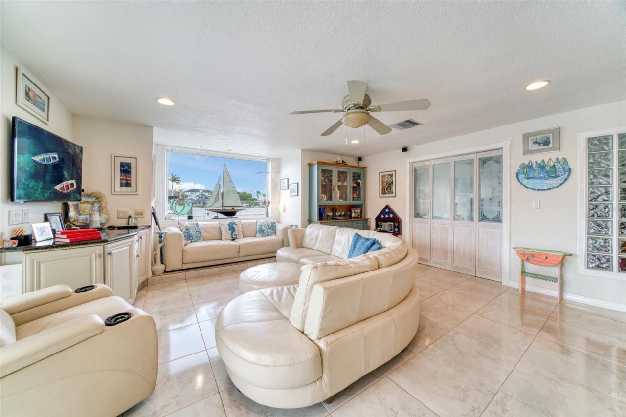 206 Poinciana Lane, Largo, FL 33770 Photo