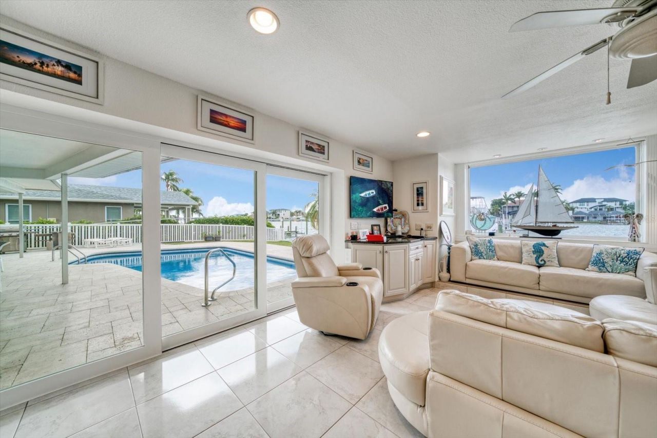 206 Poinciana Lane, Largo, FL 33770 Photo