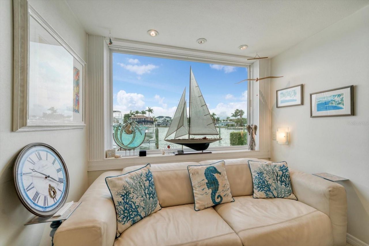 206 Poinciana Lane, Largo, FL 33770 Photo