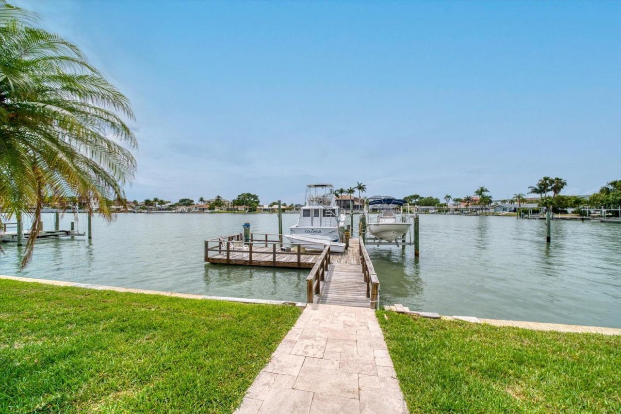 206 Poinciana Lane, Largo, FL 33770 Photo